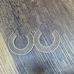 Elegant Gold Hoop Earrings
